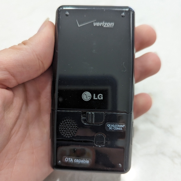 LG Chocolate VX8500 / VX8500B - Black ( Verizon ) VCast With Charger - Picture 3 of 8